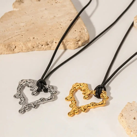 Baroque Splendor Lariat Heart Necklaces