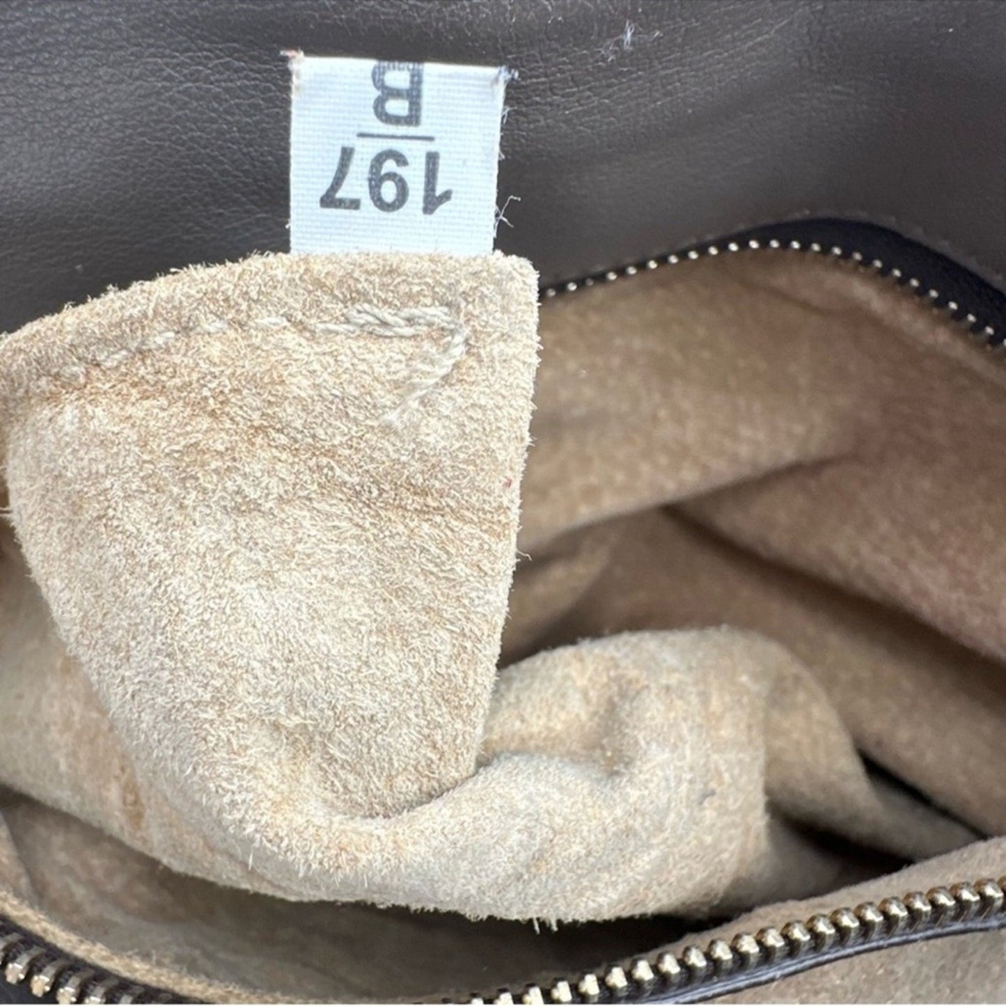 Prada Vitello Daino Leather Satchel in Elegant Taupe Gray –Timeless & Versatile