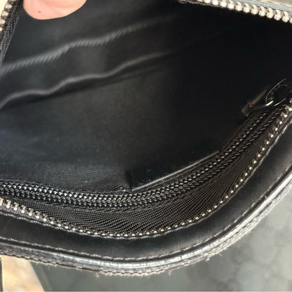 Gucci Black GG Canvas Crossbody Bag Unisex Italian Classic Silver Hardware