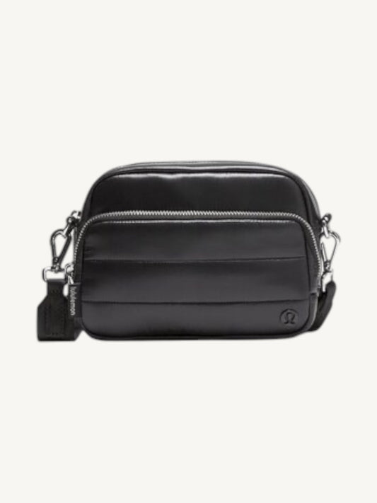 Lululemon Everywhere Crossbody 2L Wunder Puff Black — front view with strap | Shimmer & Shawls