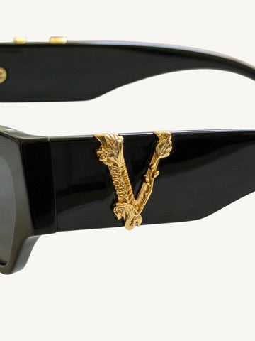 Versace VE4383 Black Cat Eye Sunglasses — Gold Barocco V — New Full Set