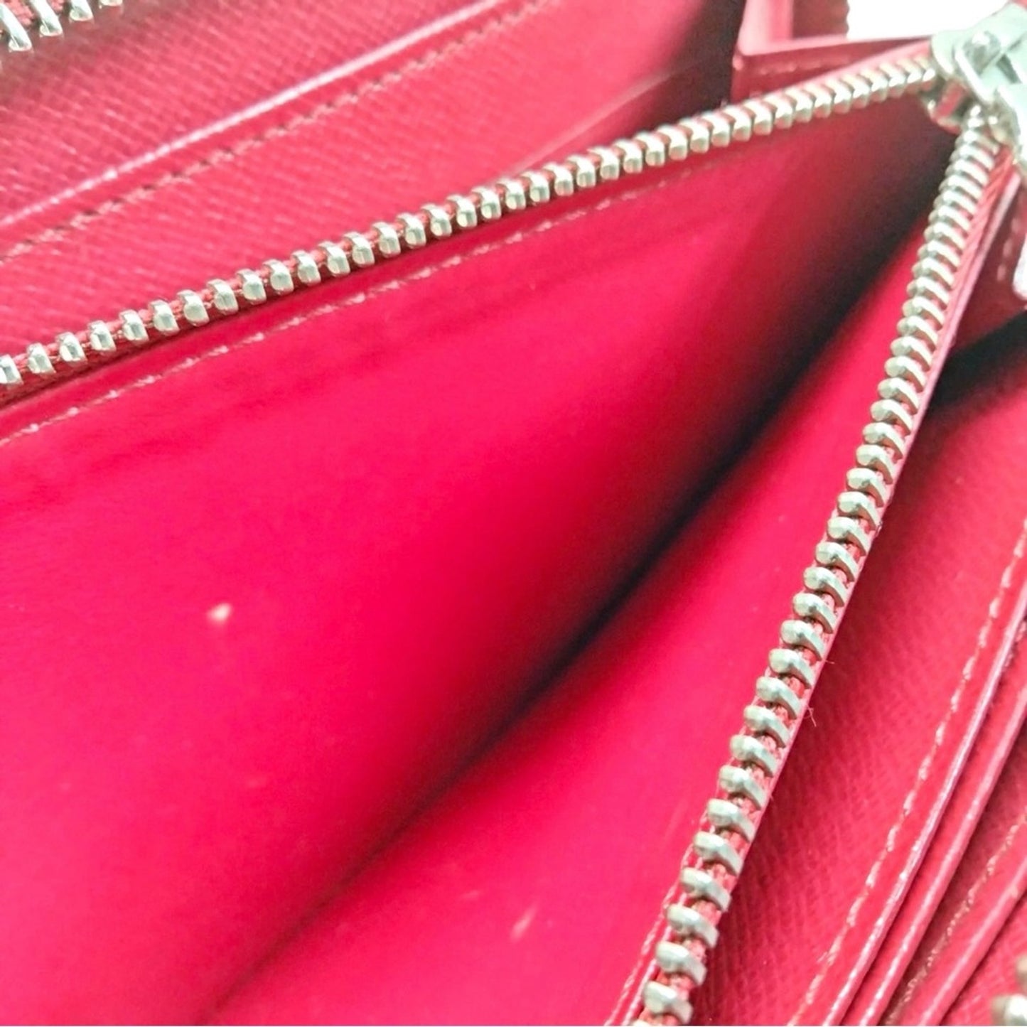 Louis Vuitton Zippy Wallet in Epi Leather — Bordeaux