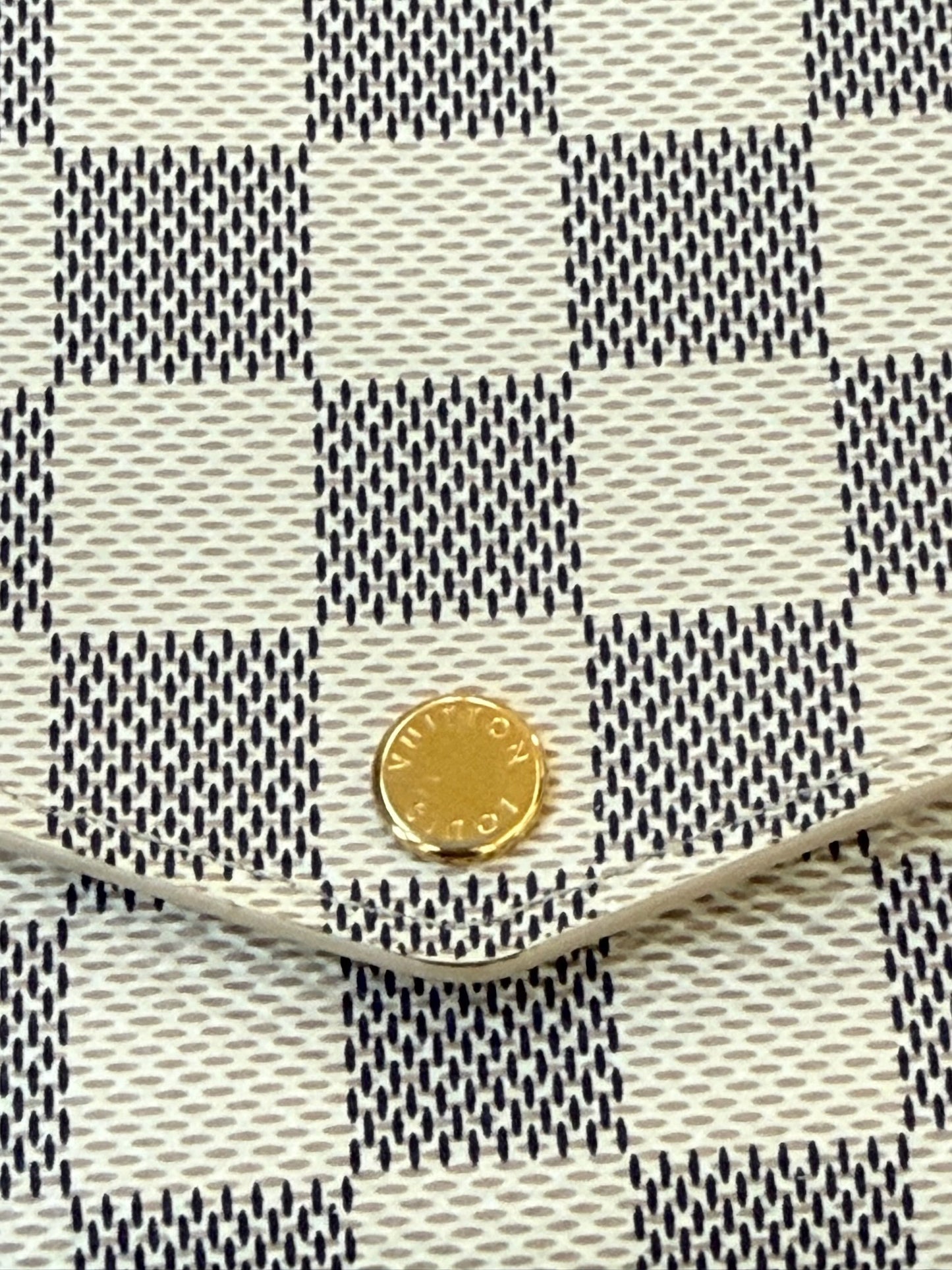 Louis Vuitton Damier Azur Sarah Long Wallet — Cream — Excellent Pre-Owned