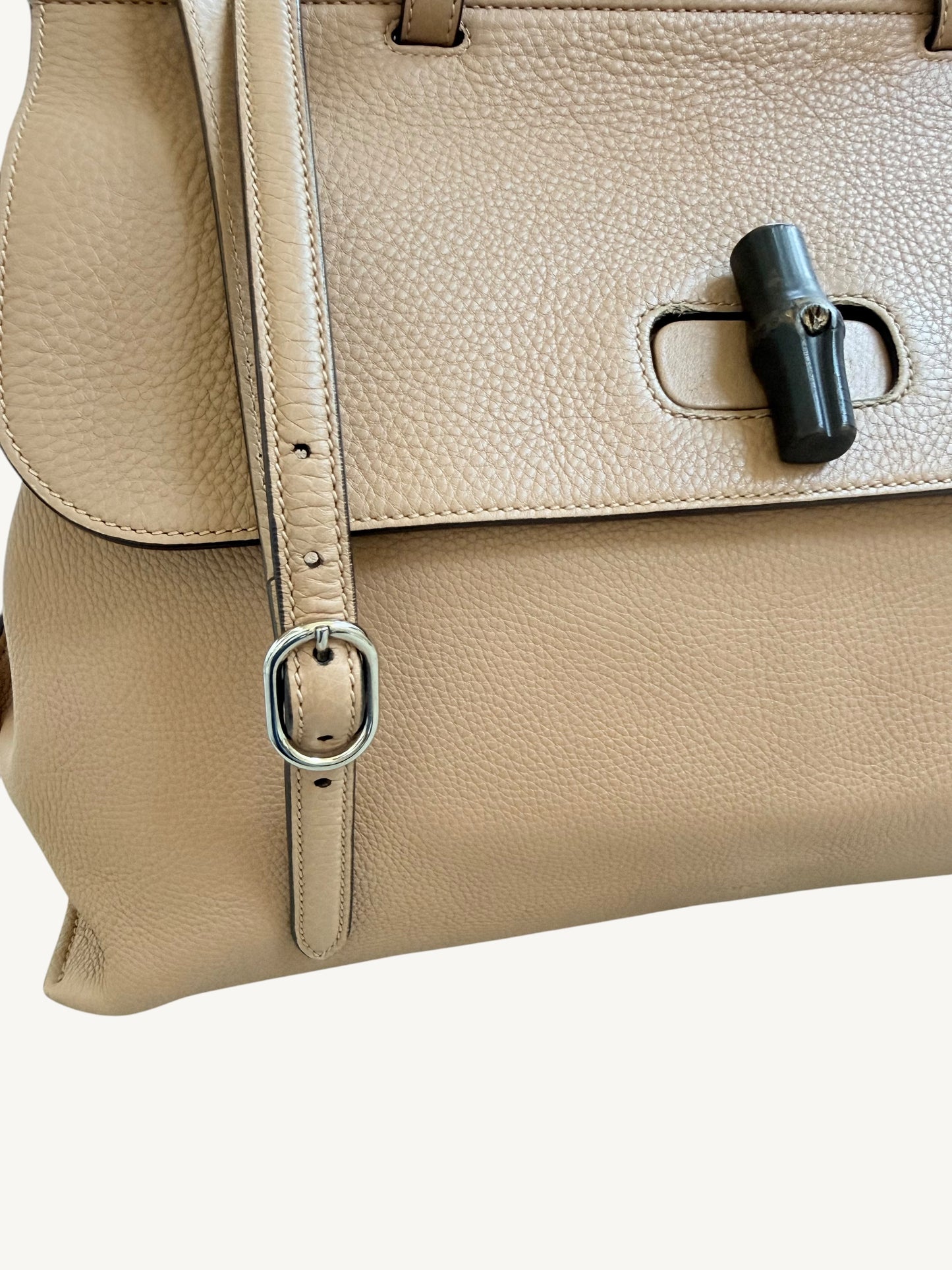Gucci Large Bamboo Daily 2Way Top Handle Crossbody Bag — Camel Grained Calfskin | Frida Giannini Era Style 370830