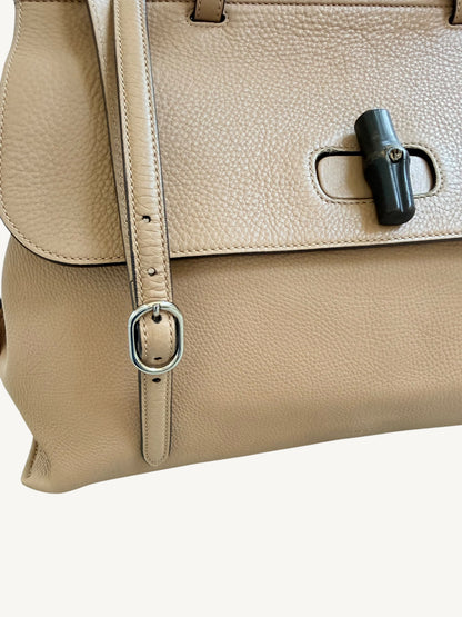 Gucci Large Bamboo Daily 2Way Top Handle Crossbody Bag — Camel Grained Calfskin | Frida Giannini Era Style 370830