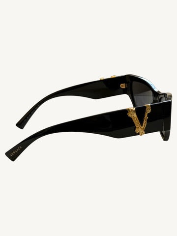 Versace VE4383 Black Cat Eye Sunglasses — Gold Barocco V — New Full Set