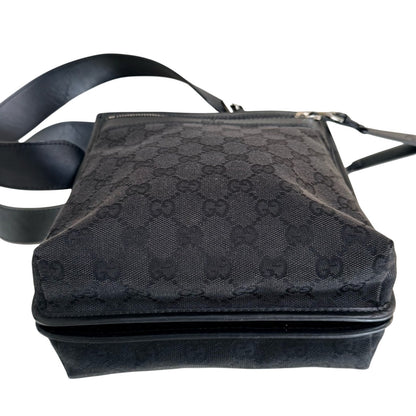 Gucci Black GG Canvas Crossbody Bag Unisex Italian Classic Silver Hardware