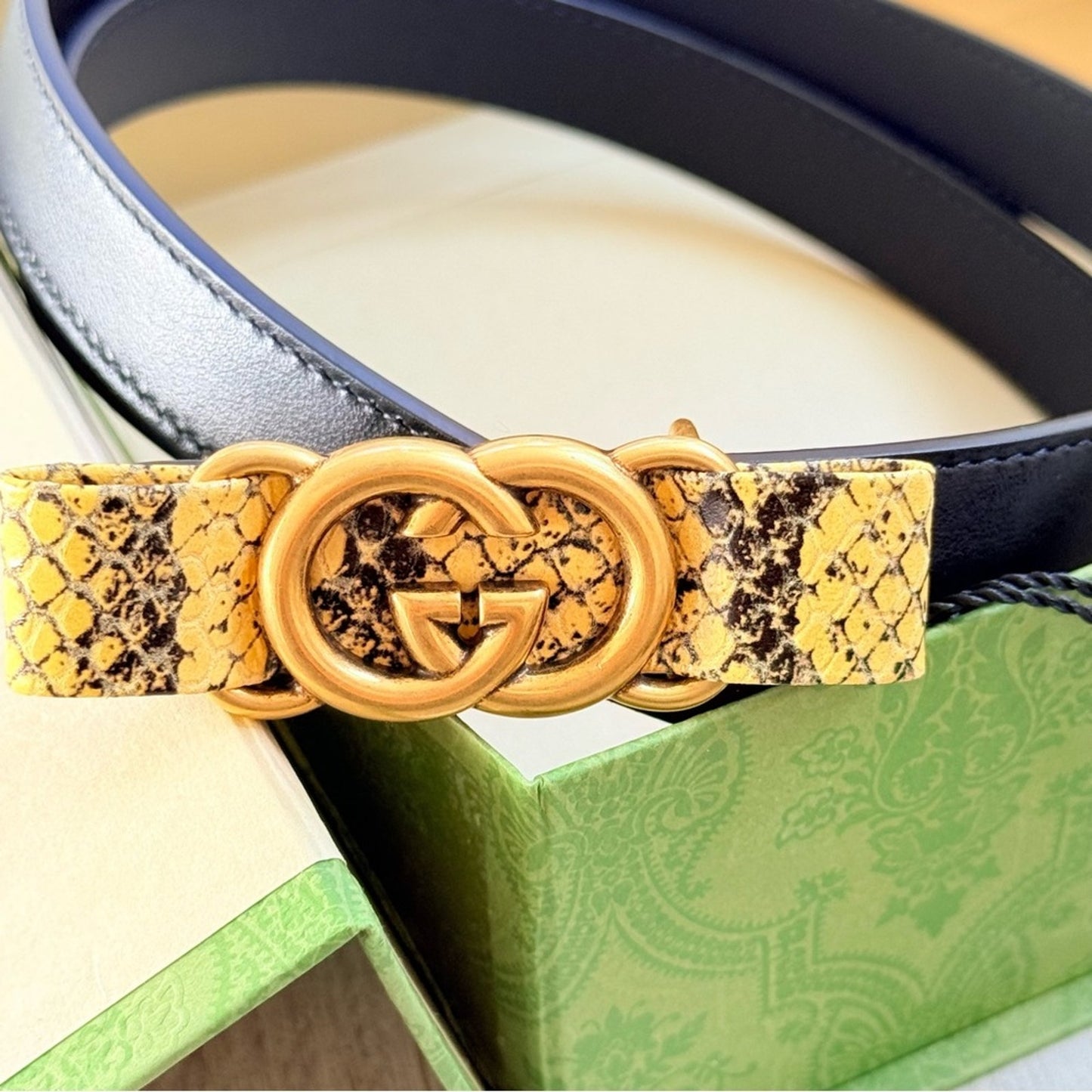 NWT & Box Gucci Black Leather Belt with Python-Wrapped Interlocking G Buckle