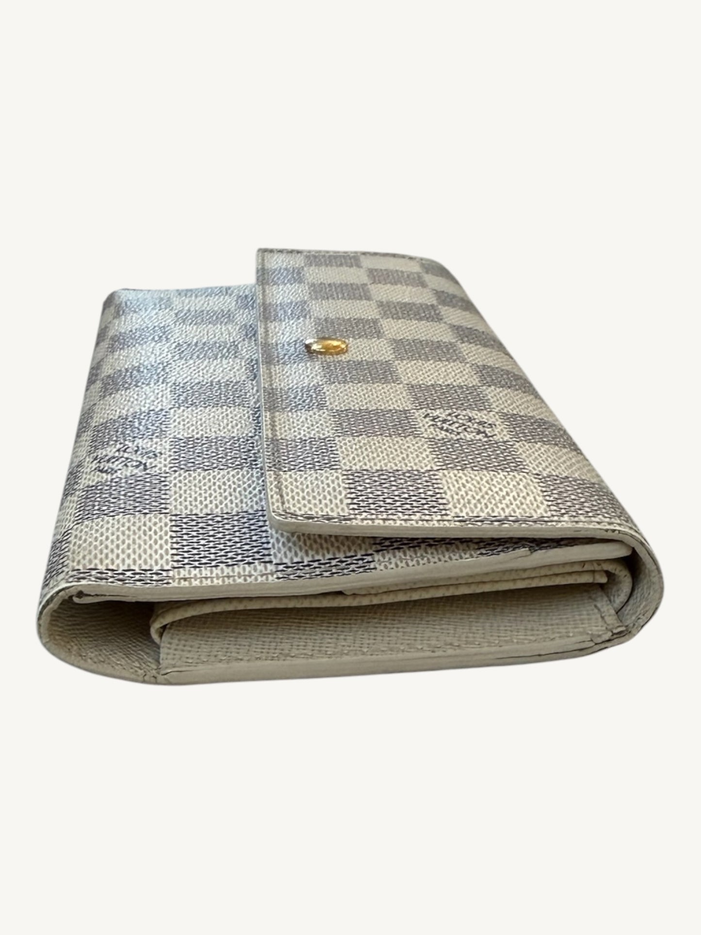 Louis Vuitton Damier Azur Portefeuille International Long Wallet — Cream — Excellent Pre-Owned
