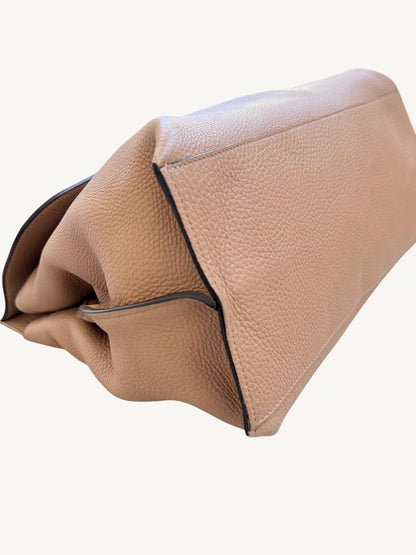 Gucci Large Bamboo Daily 2Way Top Handle Crossbody Bag — Camel Grained Calfskin | Frida Giannini Era Style 370830