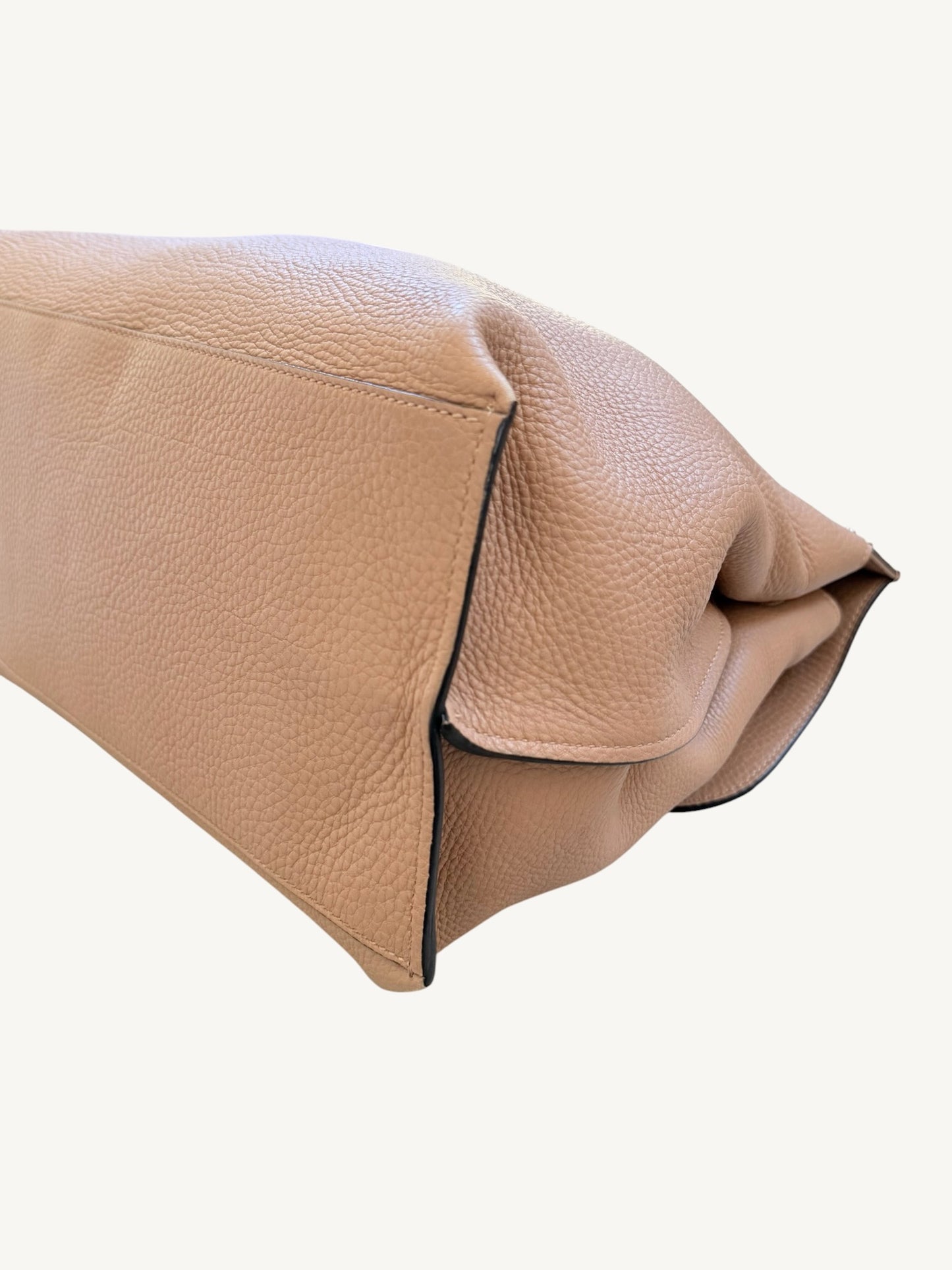Gucci Large Bamboo Daily 2Way Top Handle Crossbody Bag — Camel Grained Calfskin | Frida Giannini Era Style 370830