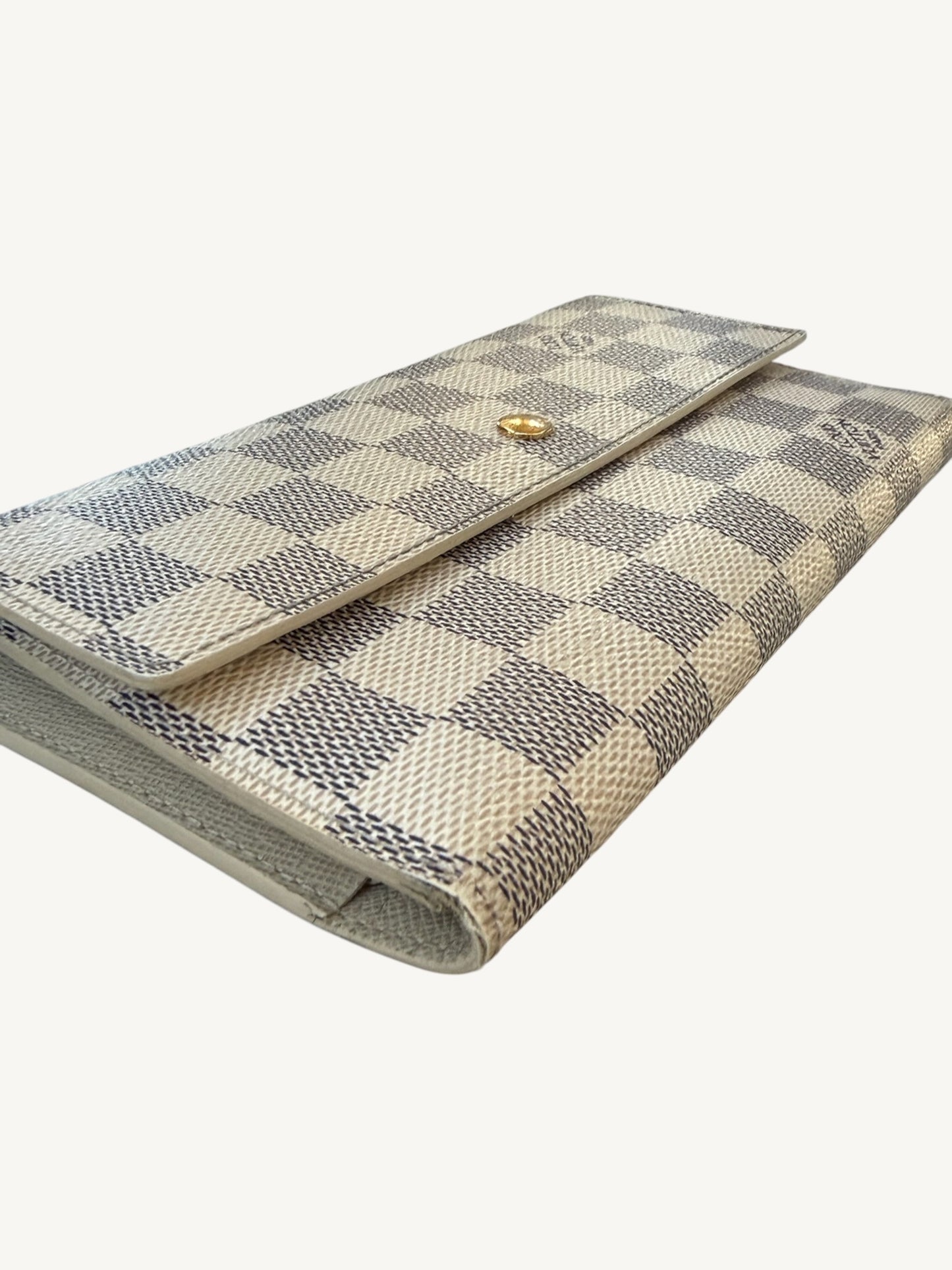 Louis Vuitton Damier Azur Portefeuille International Long Wallet — Cream — Excellent Pre-Owned