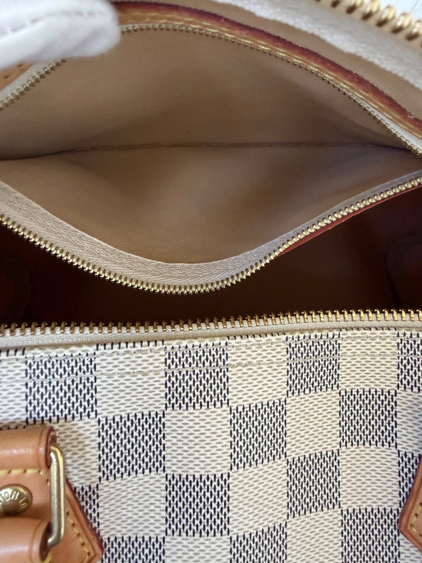 Louis Vuitton Damier Azur Speedy 30 — Excellent Pre-Owned Vintage