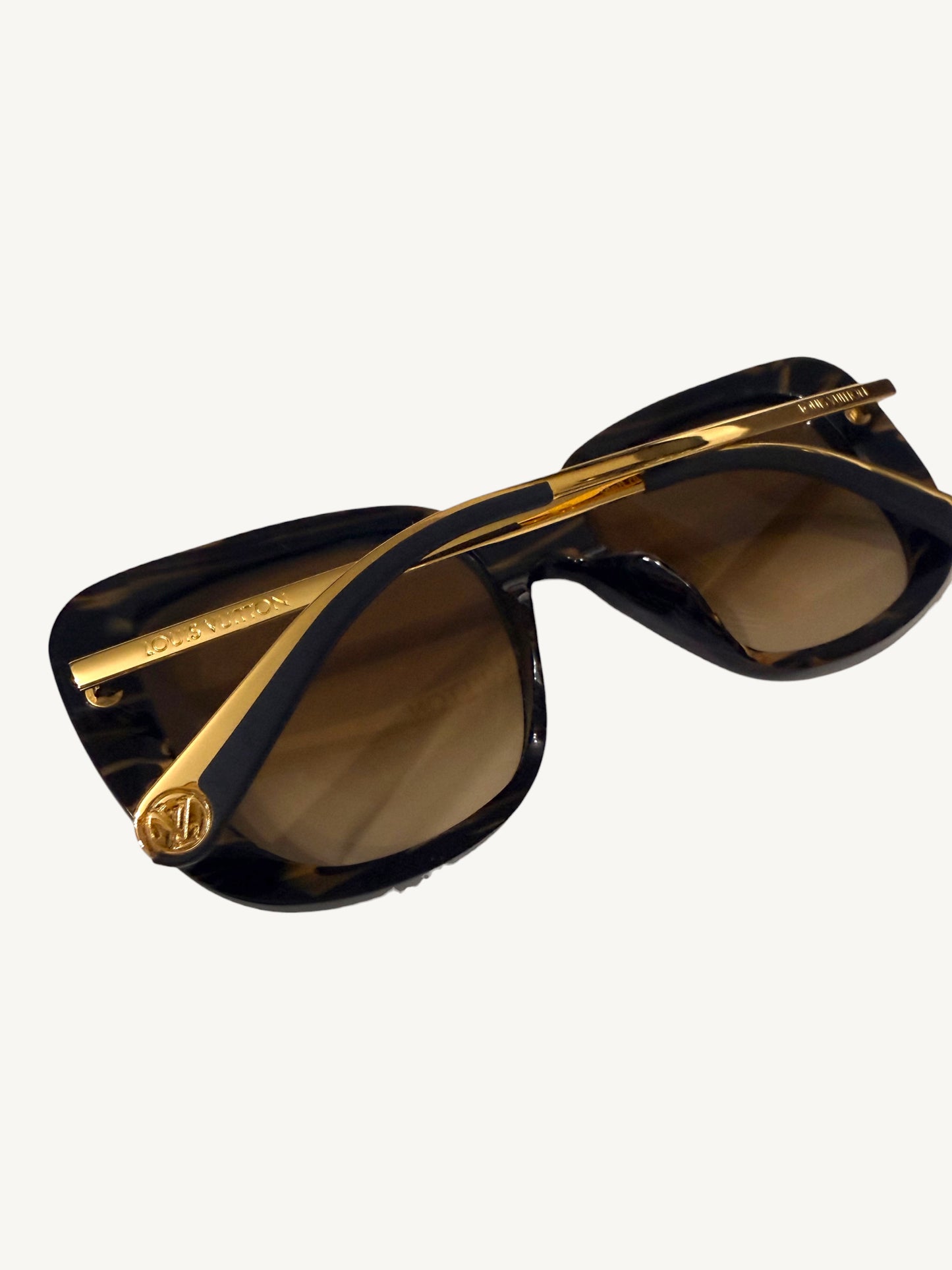 Louis Vuitton Z1127E Waimea Sunglasses — Black & Gold — Brown Gradient — Very Good Pre-Owned