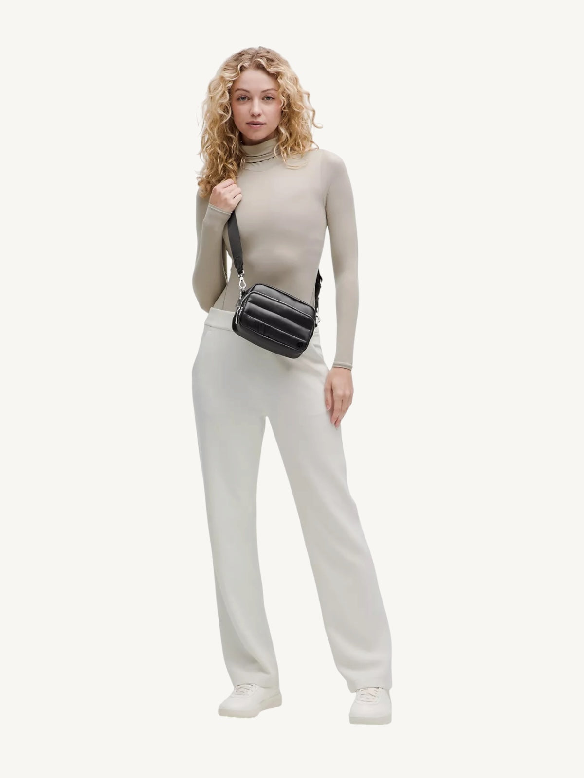 Lululemon Everywhere Crossbody 2L Wunder Puff Black — additional view | Shimmer & Shawls