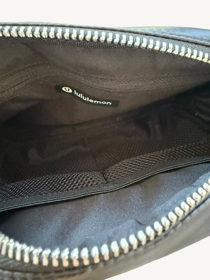 Lululemon Everywhere Crossbody 2L Wunder Puff — Black NWT