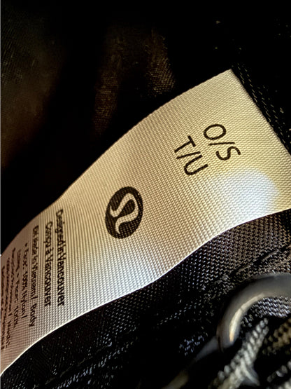 Lululemon Everywhere Crossbody 2L Wunder Puff — Black NWT