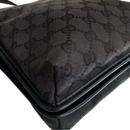 Gucci Black GG Canvas Crossbody Bag Unisex Italian Classic Silver Hardware