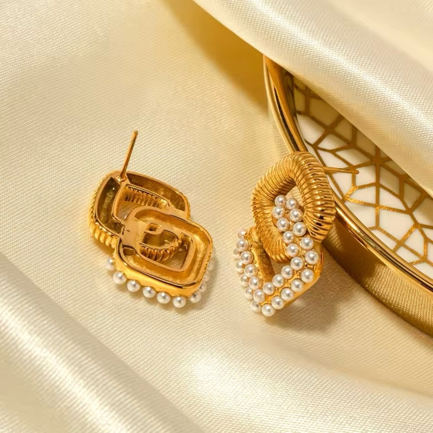 Vienna Links Pearl or Crystal 18k Gold Plated Stainless Steel Earrings