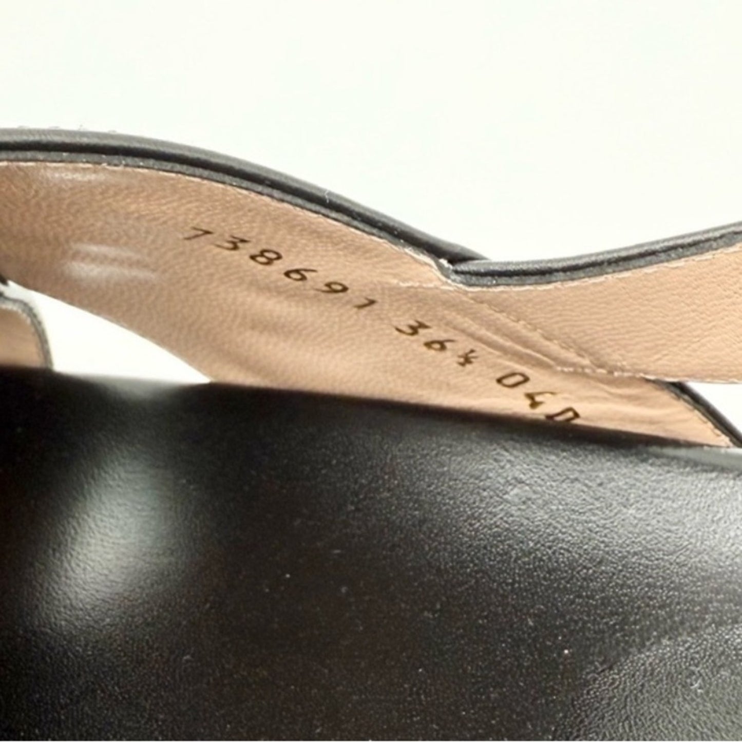 NWT Gucci Black & White Logo Appliqué Leather Slingback Sandals Size 36.5 EU/6.5