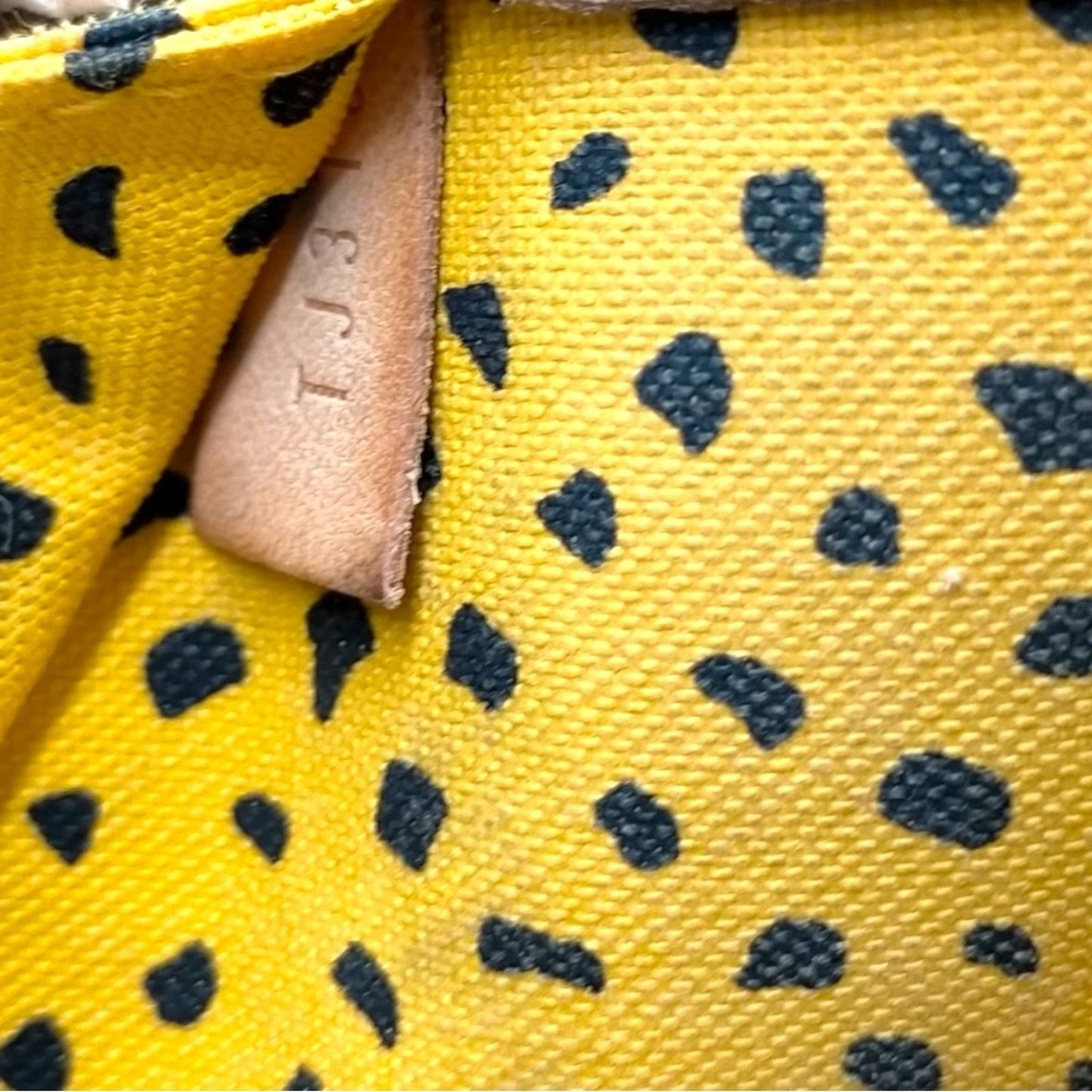 Louis Vuitton x Yayoi Kusama Limited Edition Yellow Waves Neverfull MM Tote