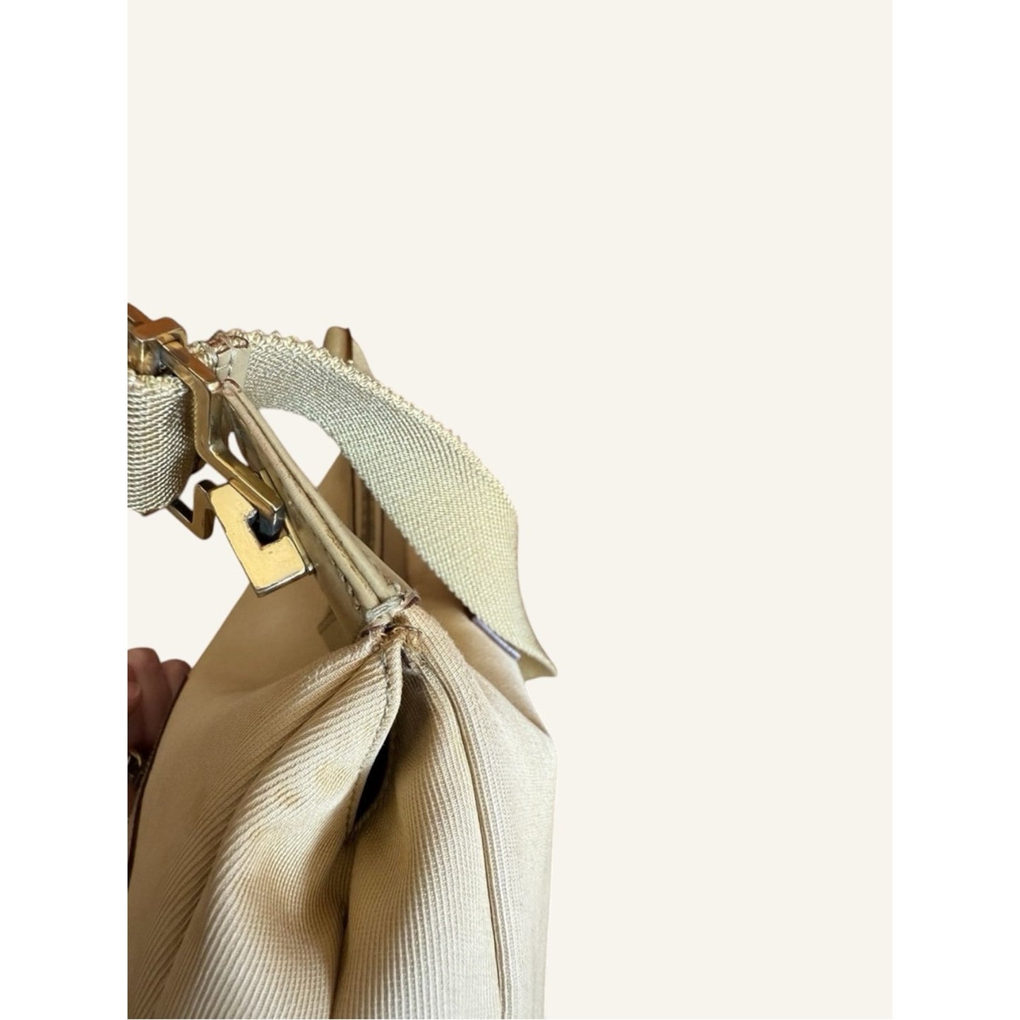 Gucci Sherry Line Beige Canvas Crossbody / Shoulder Hobo Bag Adjustable Strap