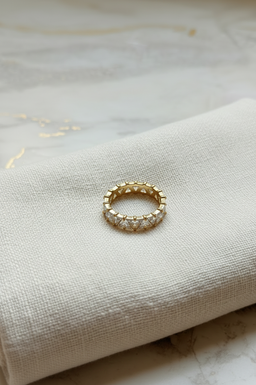 Gold Ring — Linen Portrait