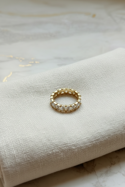 Gold Ring — Linen Portrait
