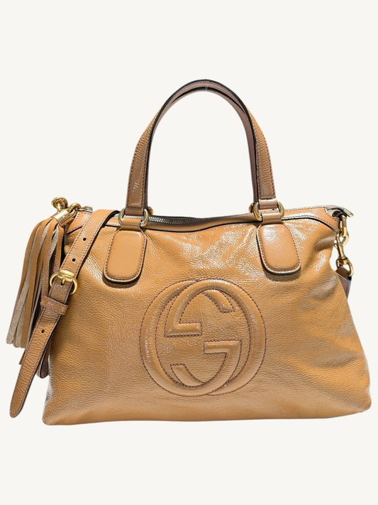 Gucci Soho camel tan patent leather satchel, front view with shoulder strap