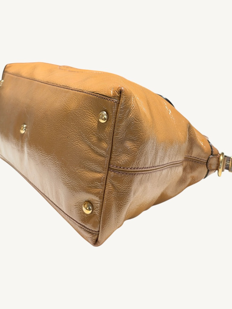 Gucci Soho camel tan satchel: Base corner detail 1