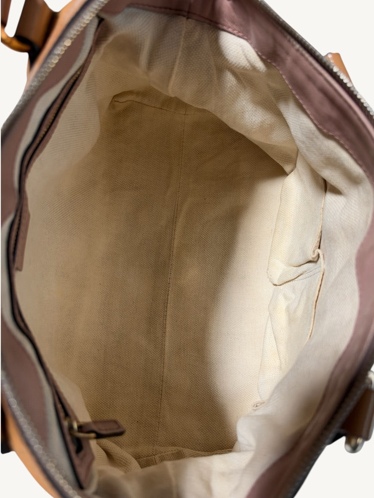 Gucci Soho camel tan satchel: Canvas lining and interior pockets