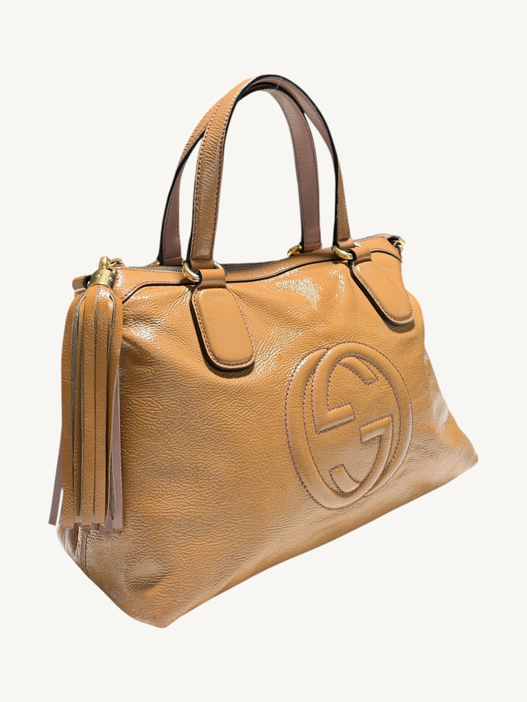 Gucci Soho camel tan satchel: Angled front and tassel