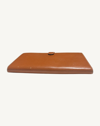 Lower back fold with tiny visible marks