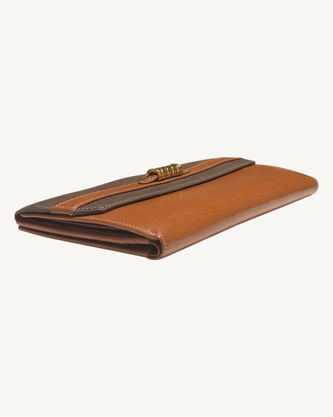 Angled front view and tan leather texture