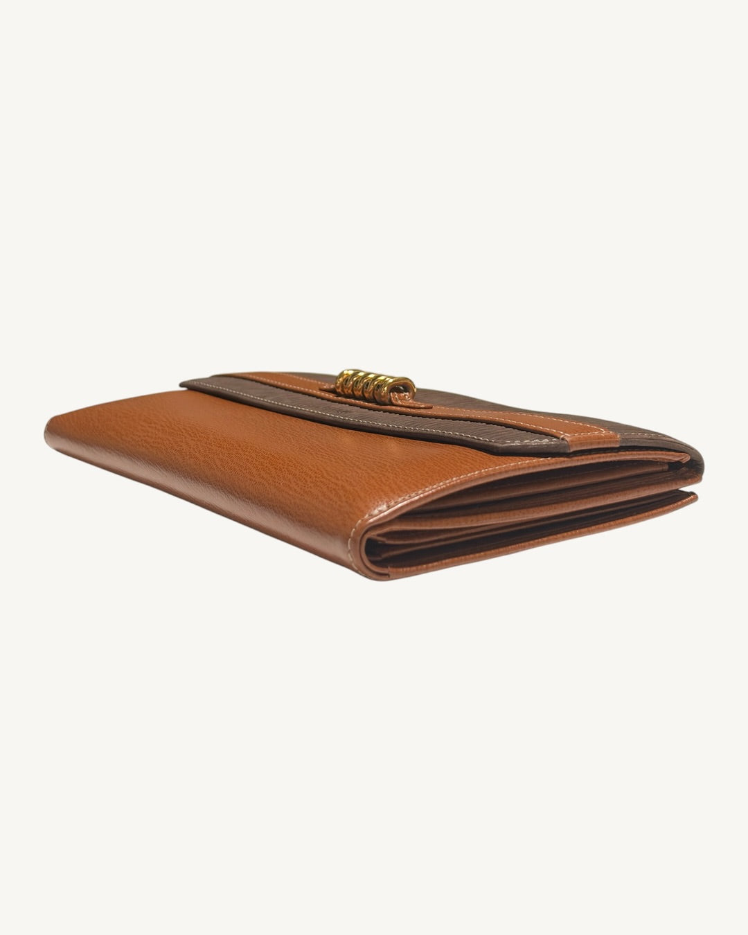 Angled front view and tan leather texture