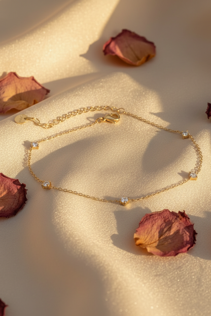 The Étoile Gold Flat Lay