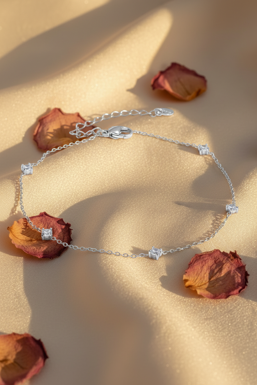 The Étoile Silver Flat Lay