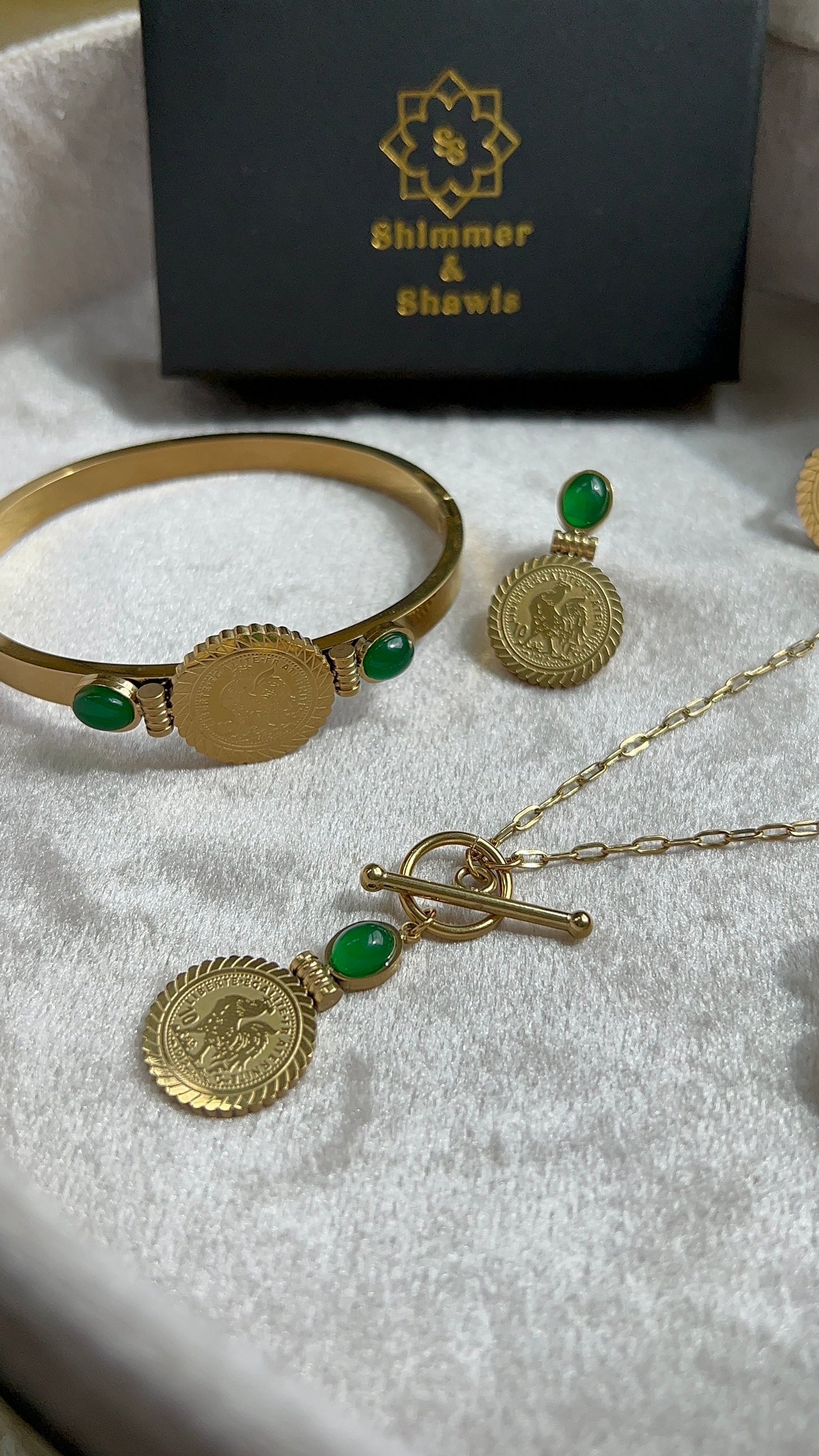 Medina Vintage Louiza Four Piece Set